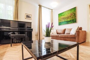 Smart-TV, DVD-Player, Stereoanlage