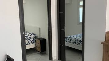 2 slaapkamers, een strijkplank/strijkijzer, wifi, beddengoed