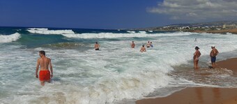 Eva Gardens corner house with stunning garden and huge pool next to CORAL BAY