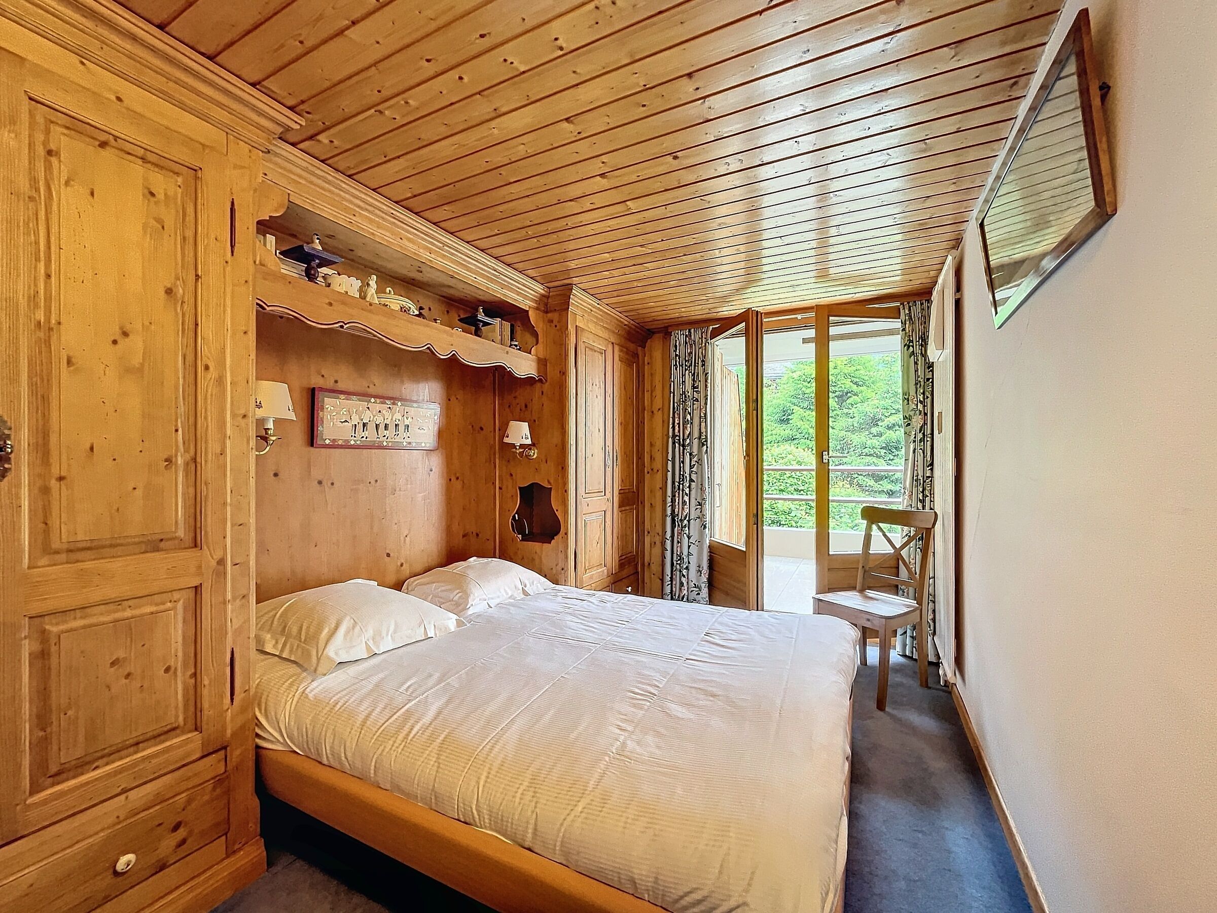 2 bedrooms, iron/ironing board, Internet, bed sheets