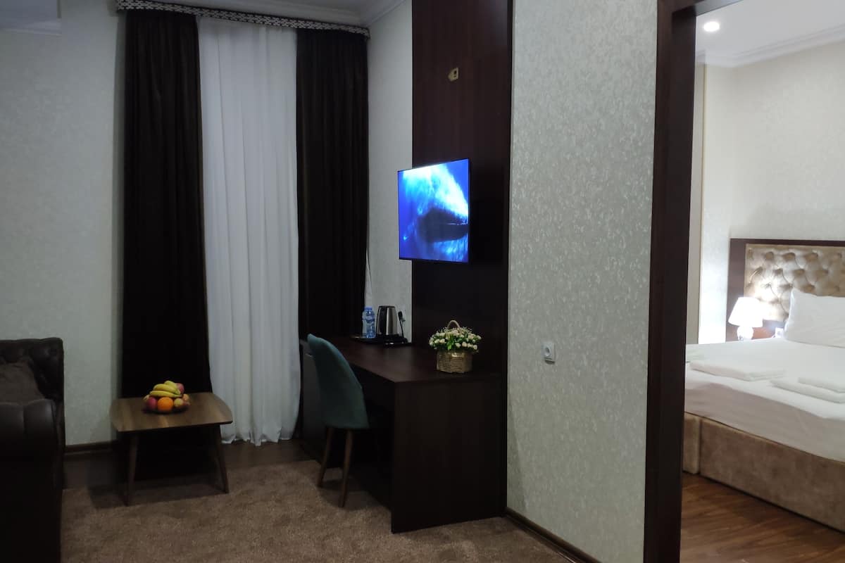 Suite de lujo, 1 habitación | 1 dormitorio, escritorio, espacio para trabajar con un portátil