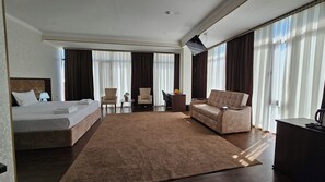 Deluxe Double or Twin Room | Desk, laptop workspace, soundproofing, free WiFi - GRAND TURON HOTEL (Tashkent)