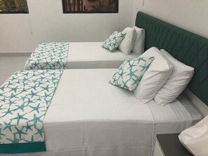 4 室のベッドルーム、アイロン / アイロン台、WiFi (無料)、ベッドシーツ