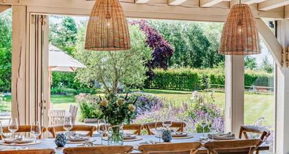 Bedgebury Oast by Bloom Stays - sleeps 10 guests in 5 bedrooms