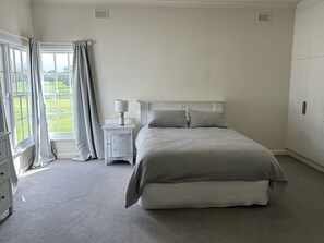 4 bedrooms, iron/ironing board, bed sheets