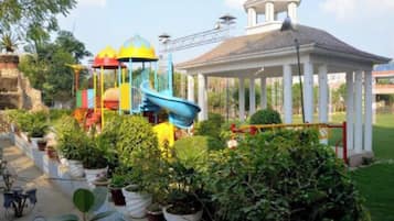 Utendørs lekeområde for barn