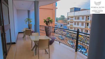 Deluxe Room | Terrace/patio