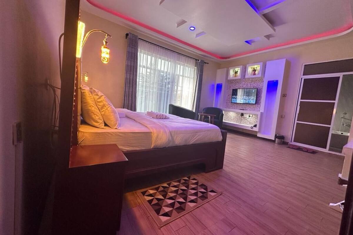 In-room safe, iron/ironing board, free WiFi