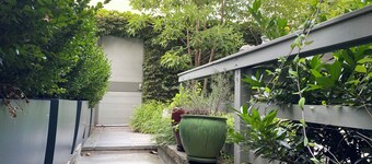 Embassy Row, Beautiful Apt in Townhome, Patio