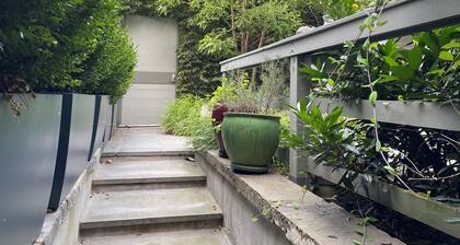 Embassy Row, Beautiful Apt in Townhome, Patio