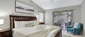 Stunning Heated Pool House for 10 in Brandon, FL