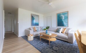 Smart TV - Serene Lanikai House Near the Beach w/Full Kitchen and Great Outdoor Space (Kailua)