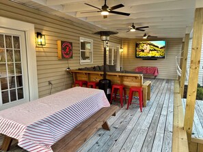 Outdoor dining - Bama Farmhouse - Beautiful Pool Area! (Tuscaloosa)