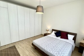 1 chambre, fer et planche à repasser, Wi-Fi gratuit, draps fournis