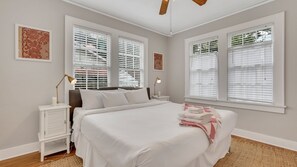 2 Schlafzimmer, Schreibtisch, Bügeleisen/Bügelbrett, kostenloses WLAN