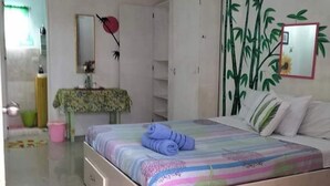Luxury Twin Room - The Cronin Residence  (Oslob)