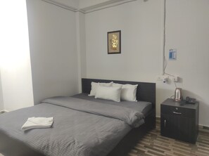 Double Room | Free WiFi, bed sheets - Hotel 7 Eleven (West Kameng)