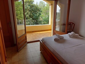 6 chambres, fer et planche à repasser, lit parapluie, Wi-Fi gratuit