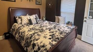 4 Schlafzimmer, Bügeleisen/Bügelbrett, WLAN, Bettwäsche