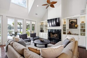 Smart TV, offices