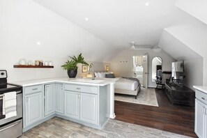 8 Schlafzimmer, Schreibtisch, kostenloses WLAN, Bettwäsche