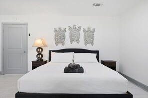 3 bedrooms, desk, iron/ironing board, WiFi