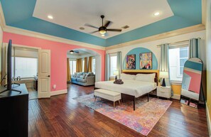 3 habitaciones, escritorio, tabla de planchar con plancha y wifi 