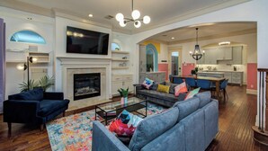 TV, fireplace, offices - Houston Centrally Located w/ Backyard Pool Retreat (Houston)