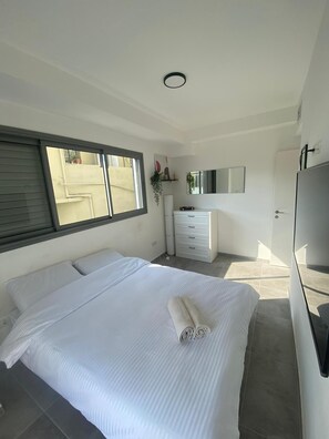 2 bedrooms, WiFi, bed sheets