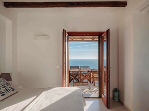 Iron/ironing board, travel cot, WiFi, bed sheets