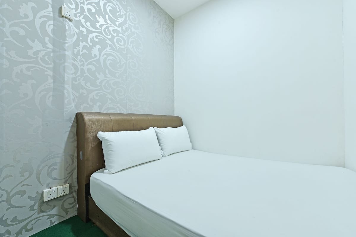 Double Room | Free WiFi, bed sheets