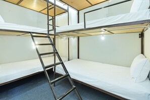 Dormitório compartilhado, somente para homens | Wi-Fi de cortesia, roupa de cama