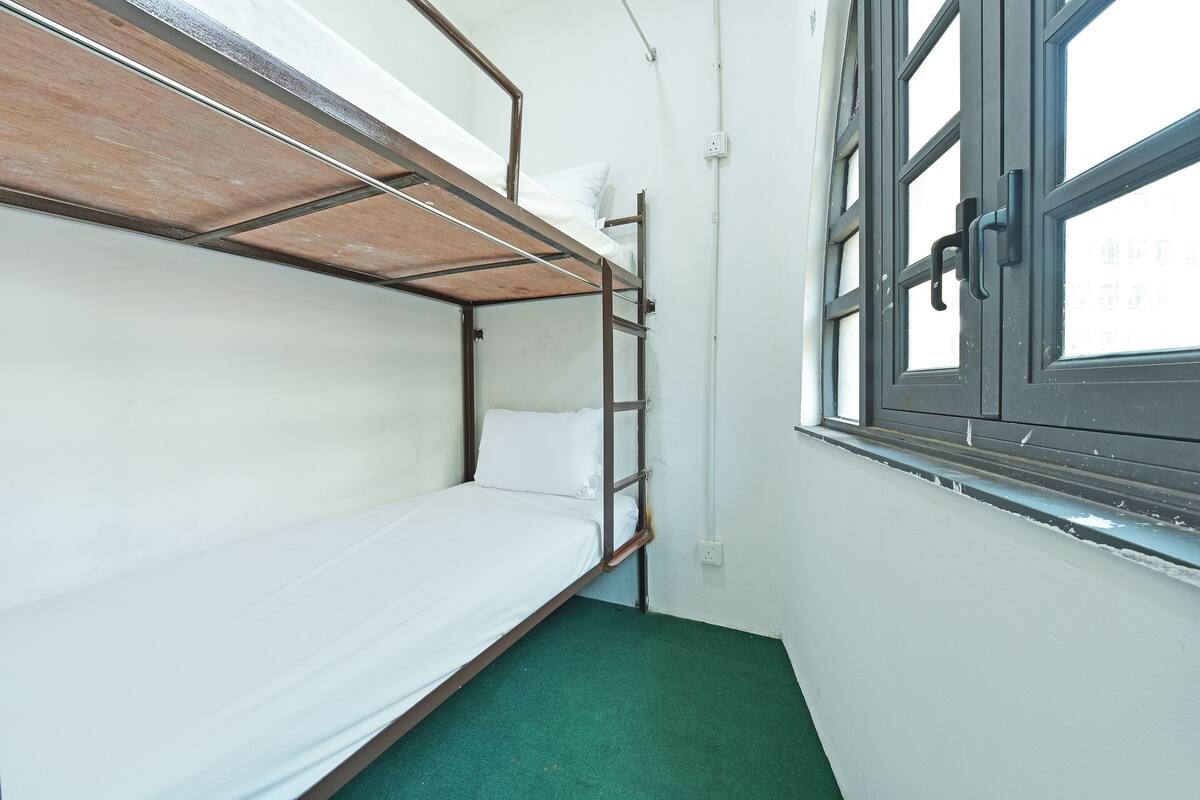 Twin Room | Free WiFi, bed sheets