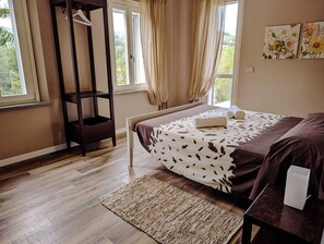 3 bedrooms, iron/ironing board, travel crib, free WiFi - Villa Grassi with Private Pool (Piemonte)