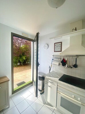 Private kitchen - 1 Bedroom Apartment in Dijon (Dijon)