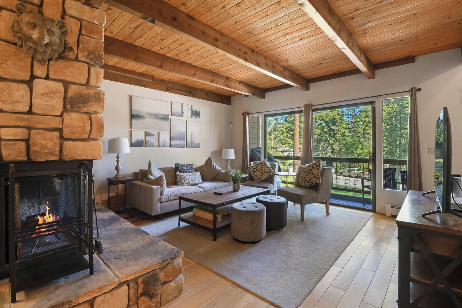 Pet-Friendly 2 BDR Condo in Exclusive Incline Village – Walk to Golf Course!