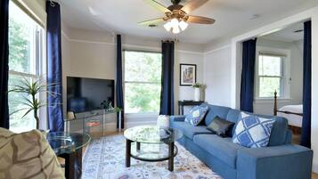 Smart TV, video games