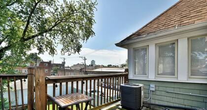 Sleeps 12 Comfortably with 8 Bedrooms, 3 Full Bathrooms, 2 Kitchens and Parking