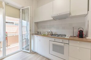 Private kitchen - Ostia beach Seafront apartment (Lido di Ostia)