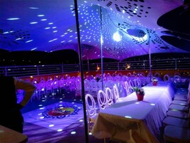 Executive Suite, 1 King Bed | Free WiFi, bed sheets