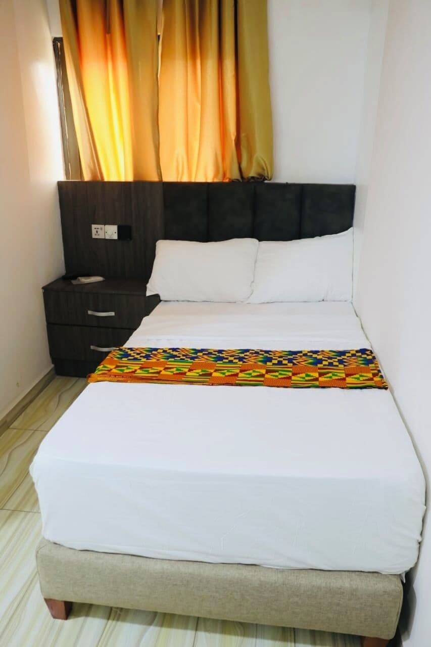 Free WiFi, bed sheets