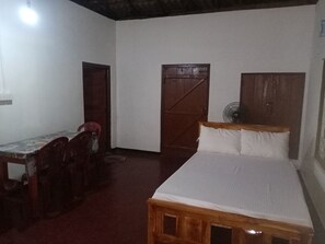 3 bedrooms, in-room safe, iron/ironing board