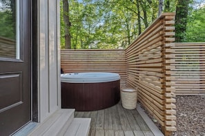 Terrace/patio - NEW! 1BR Cottage w/ Pool, Firepit, Walk to Beach (Union Pier)