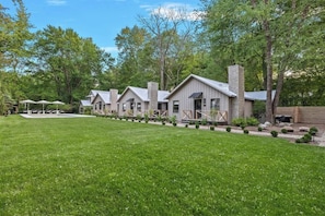 Exterior - Juniper Presents: Townies - 4 Homes, Hot Tubs, Pool & Walk to Beach (Union Pier)