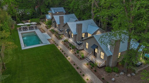 NEW! Townie Cottages Collection: 4 Homes w/Hot Tubs + Shared Pool, Walk to Beach