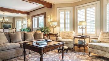 TV, fireplace, offices