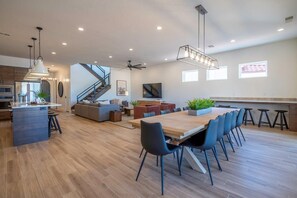 Dining - Arcadia 59 | BRAND NEW * Sleeps 22 * Private Hot Tub * Games (Santa Clara)