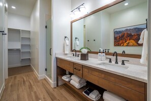 Hair dryer - Arcadia 59 | BRAND NEW * Sleeps 22 * Private Hot Tub * Games (Santa Clara)
