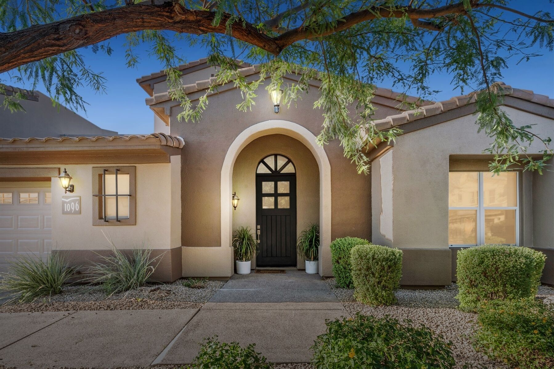 Gated Grayhawk Avian | New Remodel | 2 Bed+ Office