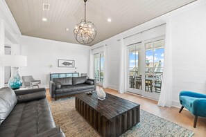 TV, fireplace, table tennis, stereo